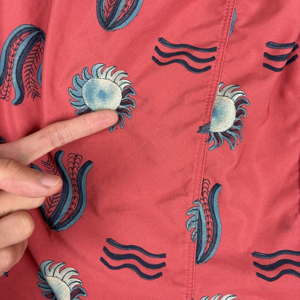 Patagonia Hydropeak Volley Shorts Men’s Large 6” Red Hawaiian Swim Surf Beach - Picture 10 of 11